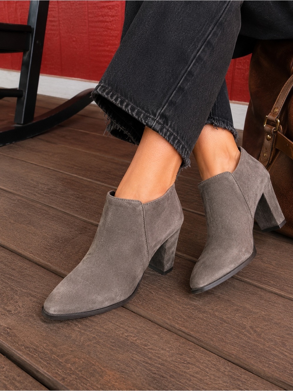Stuart Weitzman gray suede heeled booties size 7